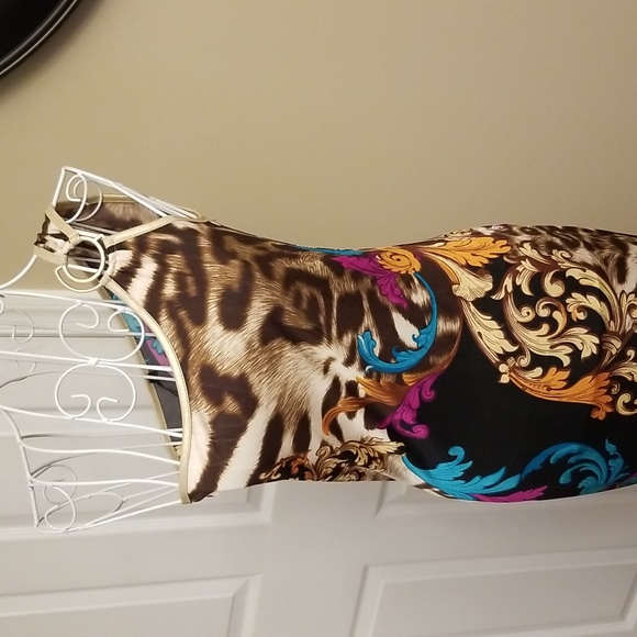 ANYTHING BUT BORING❣️Gorgeous Symphony maxi dress. - Picture 4 of 9